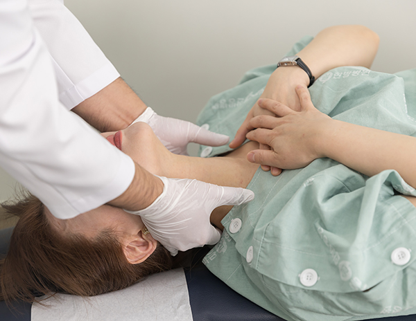 추나치료 이미지